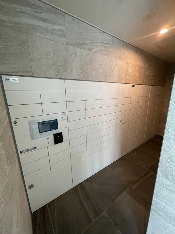 物件内観写真3　(便利な宅配ボックス完備♪)