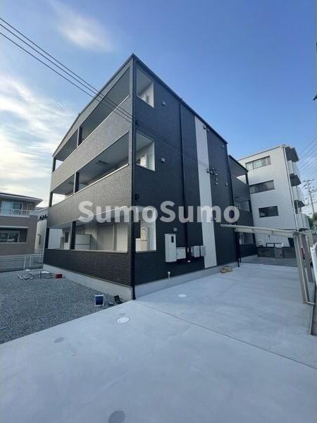 物件外観写真2　(外観もきれいです)