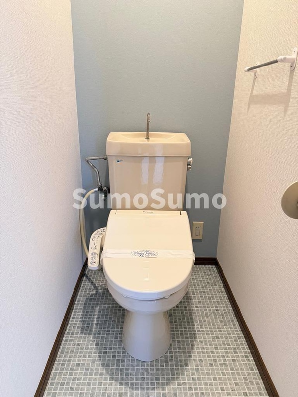 トイレ(コンパクトで使いやすいトイレです)