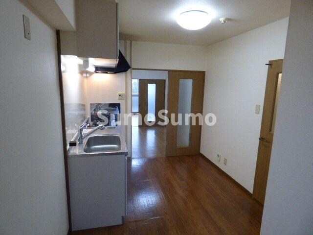 物件内観写真5　(おしゃれなリビングです)