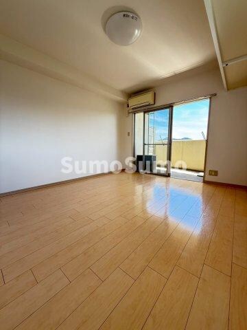 物件内観写真7　(使い勝手のいい寝室です)