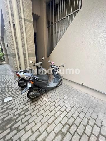 物件外観写真2　(外観は落ち着いています)