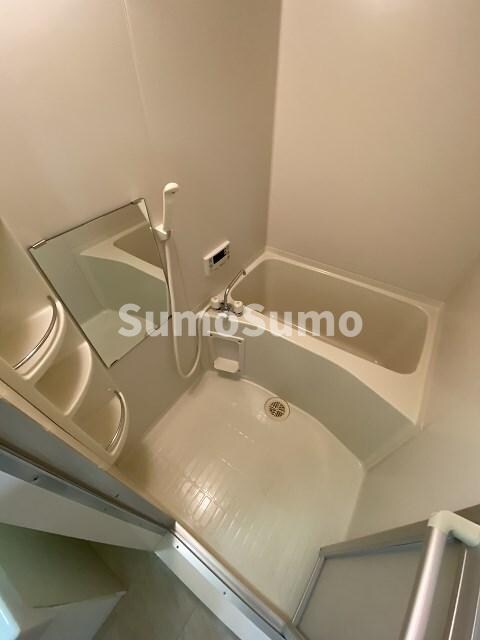 物件内観写真8　(日々の疲れを癒すお風呂付です)