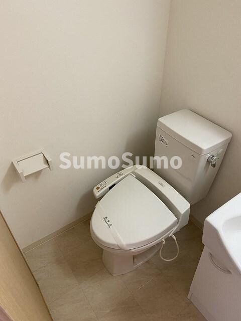物件内観写真11　(シンプルで使いやすいトイレです)