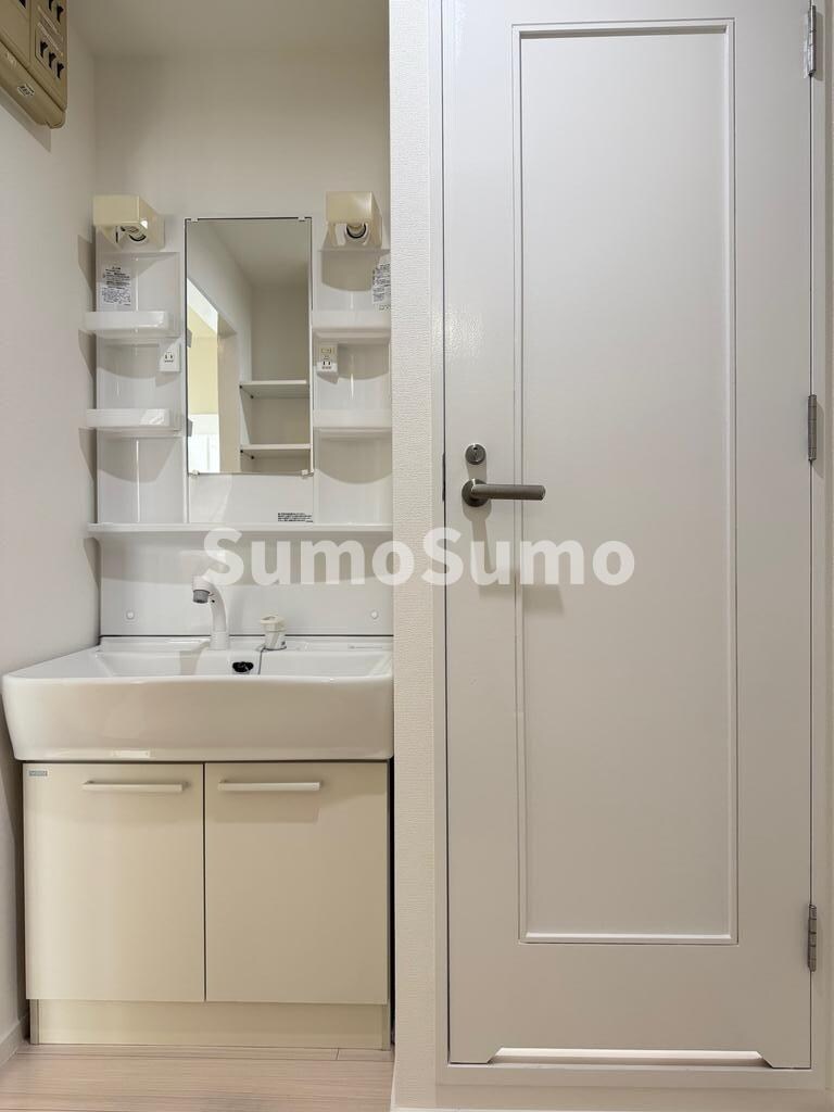 物件内観写真6　(スペースが確保できる洗面所です)