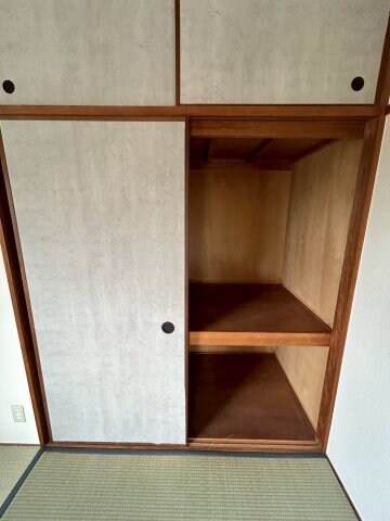 物件内観写真12　(収納スペース豊富です)