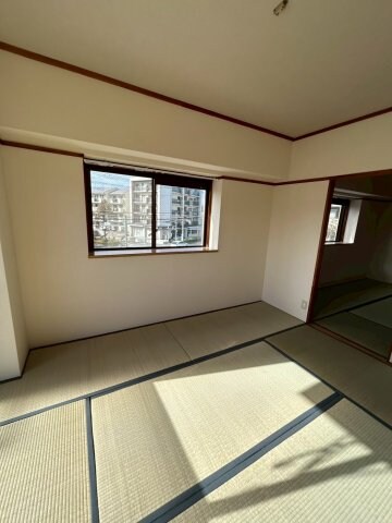 物件内観写真14　(落ち着いた雰囲気の和室付きです)