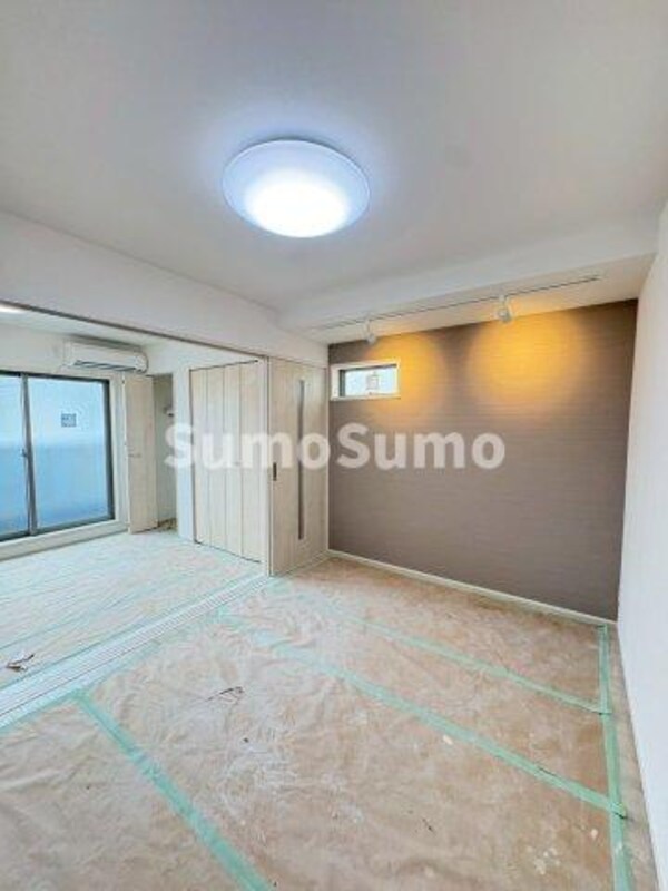 寝室(落ち着いて過ごせるお部屋なので、寝室にいかがでしょうか)