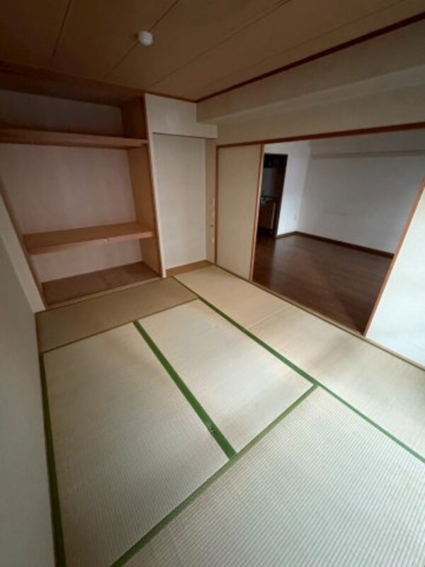 和室(きれいな和室です)