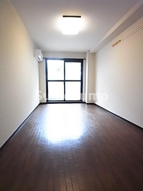 物件内観写真6　(開放的な寝室です)