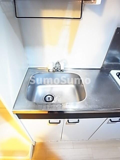 物件内観写真20　(コンパクトなキッチンで掃除もラクラク)