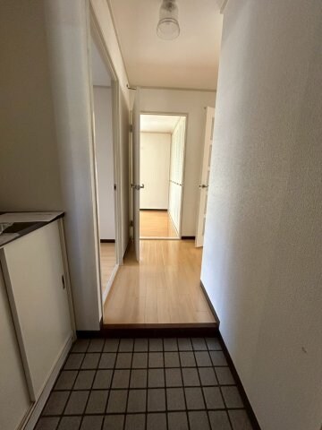 物件内観写真5　(きれいな玄関です)