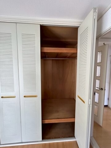 物件内観写真12　(大きなスペースがあり、収納には困りません)