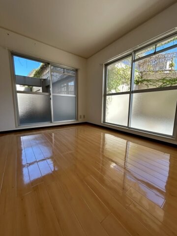 物件内観写真14　(個人の部屋や寝室として使える洋室です)