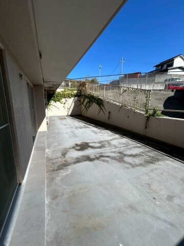 物件内観写真19　(落ち着いた時間を過ごせるバルコニーです)