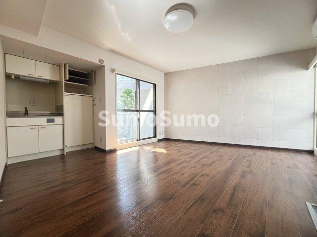 物件内観写真4　(居間です)