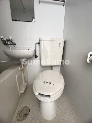 物件内観写真7　(ゆったりとした空間のトイレです)