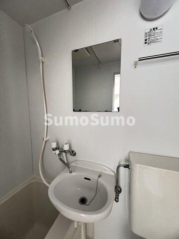 物件内観写真8　(コンパクトで使いやすい洗面所)