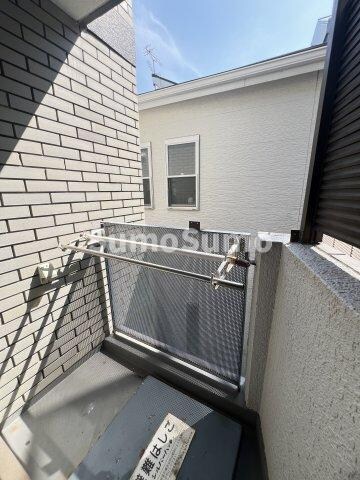 物件内観写真15　(バルコニーからの眺めを楽しみながら食事をしませんか)