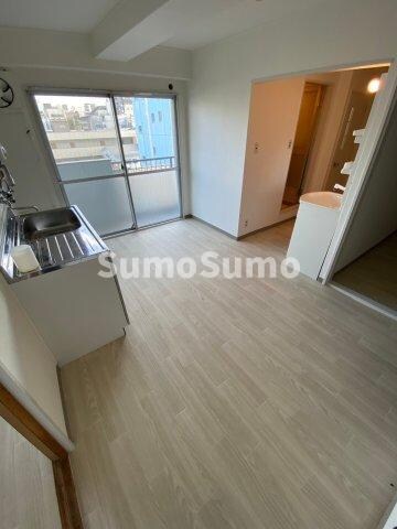 物件内観写真18　(使いやすい居間です)