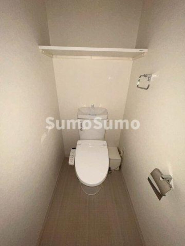トイレ(落ち着いた色調のトイレです)