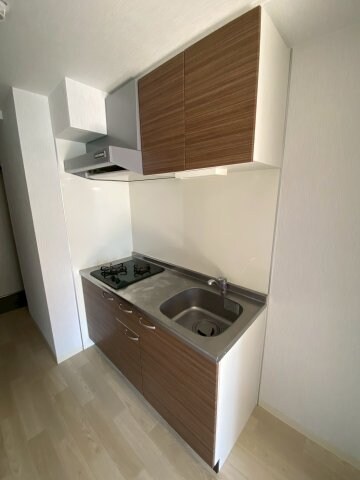 物件内観写真4　(コンパクトなキッチンで掃除もラクラク)