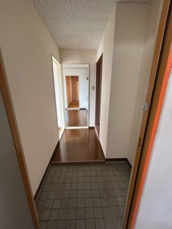 玄関(シンプルで使いやすい玄関です)