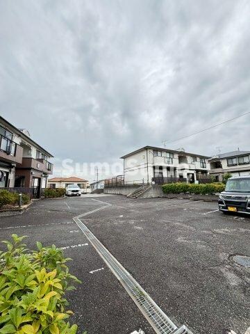 物件外観写真2　(駐車場があります)