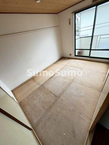 物件内観写真6　(フローリングだけでなく、和室もあります)