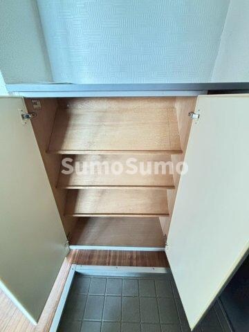 物件内観写真22　(収納豊富です)