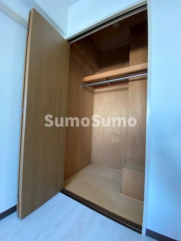 物件内観写真9　(ちょっとした収納スペースも充実しています)