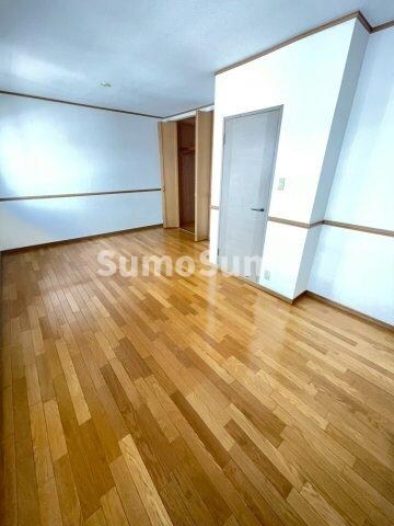 物件内観写真6　(使いやすい居間です)