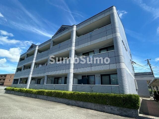 物件外観写真1　(外観もきれいです)