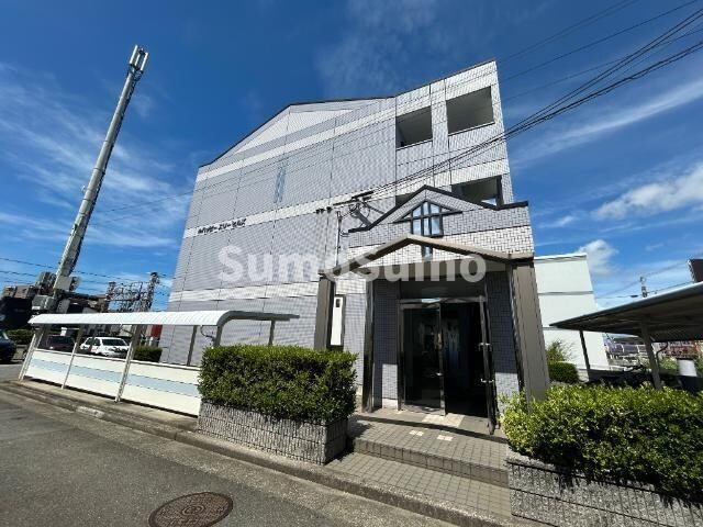 物件外観写真2　(毎日通るエントランスはこのようになっています)