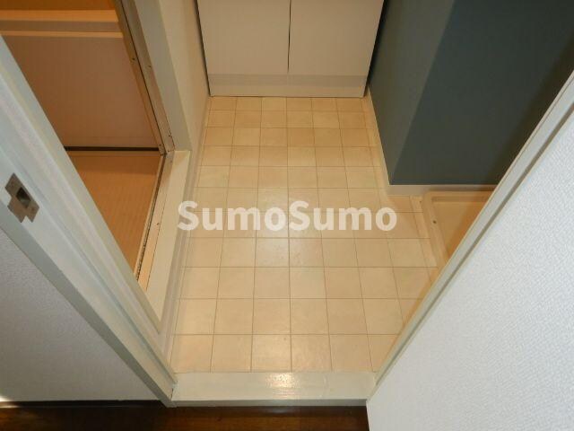 物件内観写真3　(落ち着いた玄関です)