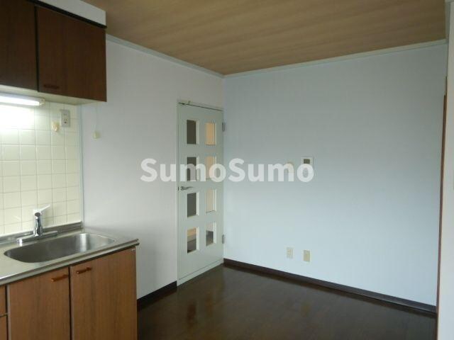 物件内観写真4　(リビングです)