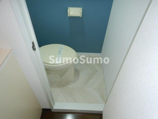 物件内観写真9　(ゆったりとした空間のトイレです)