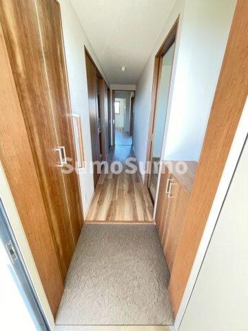 物件内観写真3　(きれいな玄関です)