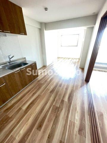 物件内観写真8　(ゆったり過ごせる居間です)