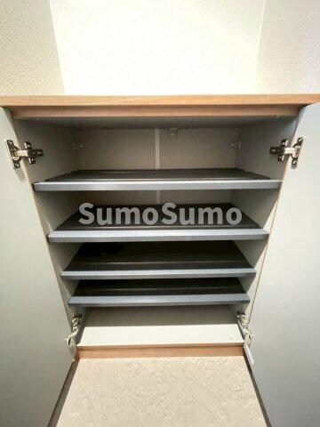 物件内観写真13　(大きなスペースがあり、収納には困りません)