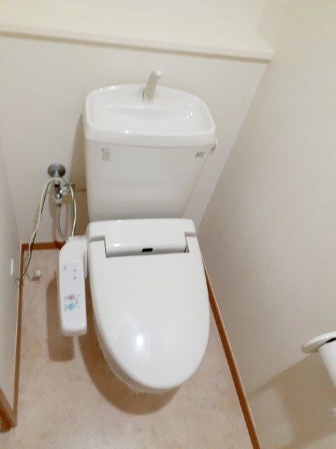 物件内観写真9　(落ち着いたトイレです)