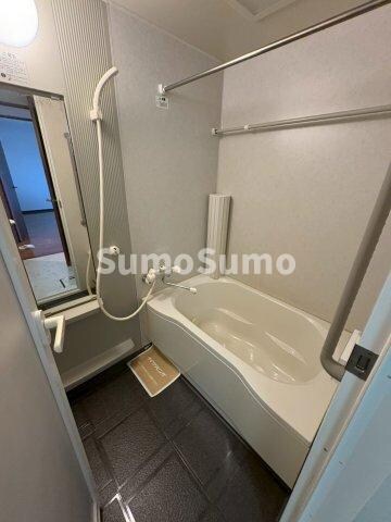 物件内観写真10　(コンパクトで使いやすいお風呂です)