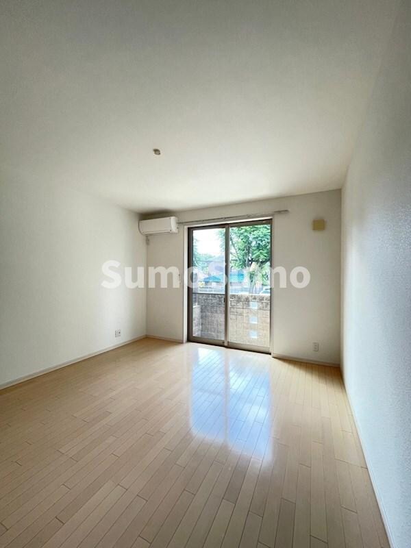 寝室(ゆとりの広さです)