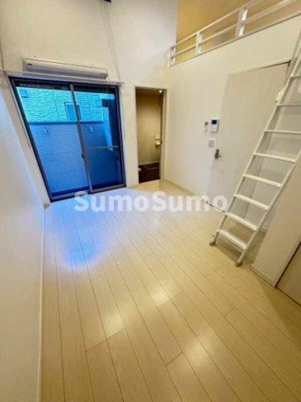 居室(ゆったりとしたリビングです)