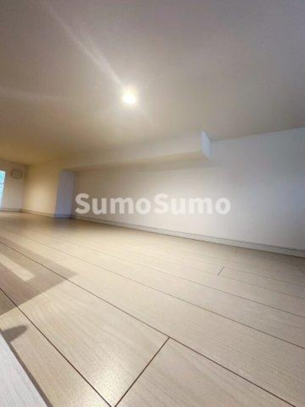 寝室(落ち着いて過ごせるお部屋なので、寝室にいかがでしょうか)