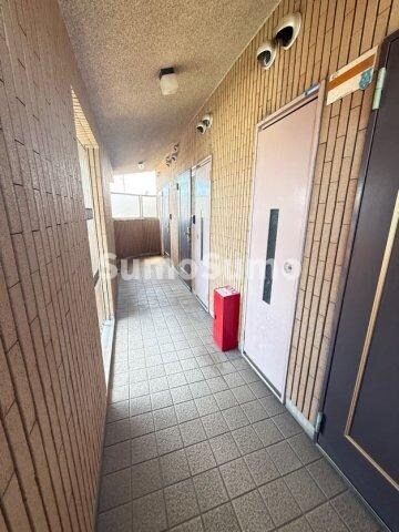 物件外観写真2　(建物の内部です)