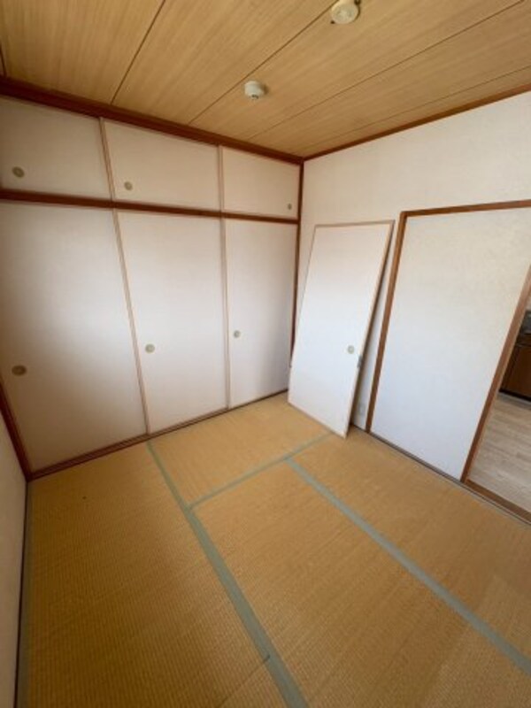 和室(きれいな和室です)