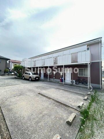 物件外観写真2　(駐車場です)