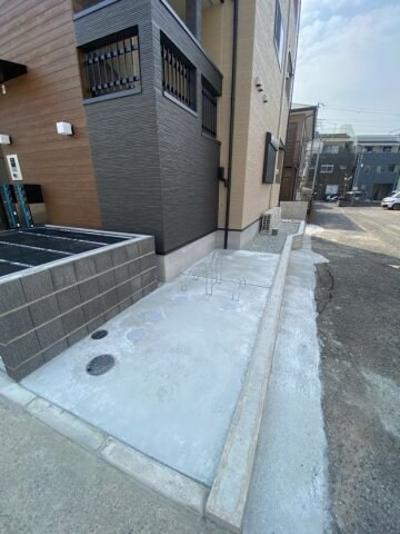 物件外観写真2　(駐車場です)