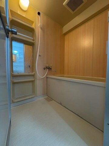 物件内観写真28　(コンパクトで使いやすいお風呂です)